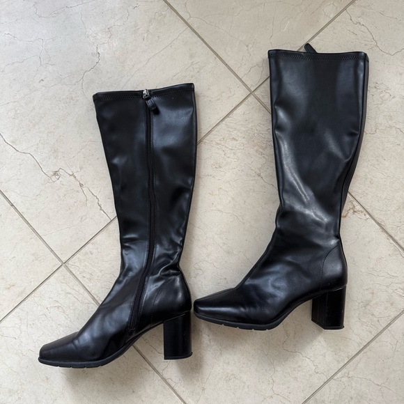 AEROSOLES Black Heeled Boots with Chunky Heel and Knee-High Design - Picture 2 of 6